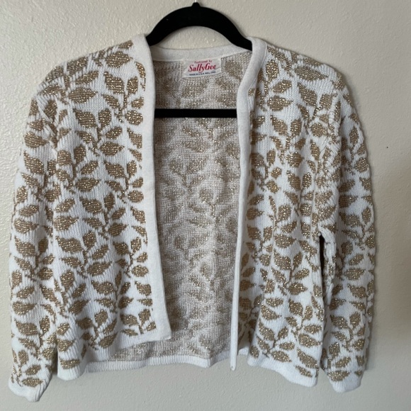 Sweaters - Vintage Sally Gee